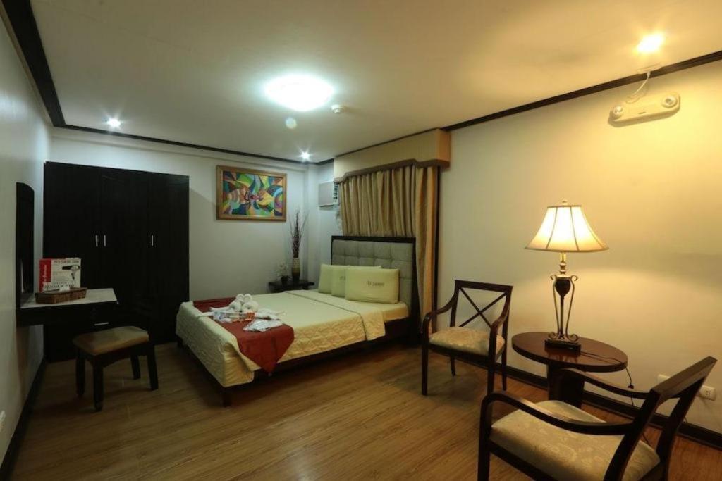 D' Leonor Hotel Davao Exterior photo